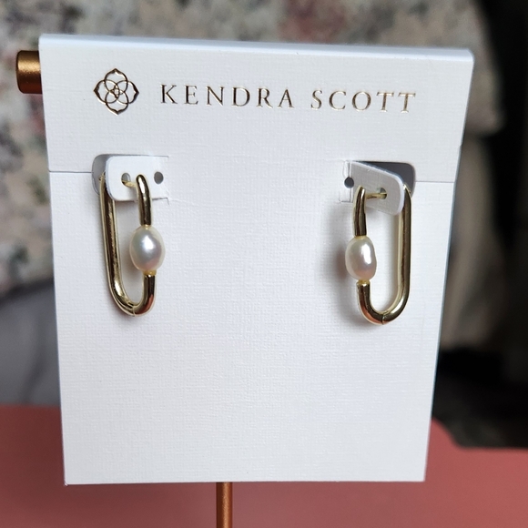 Kendra Scott Jewelry - Kendra Scott Gold Lindsay Huggie Earring
